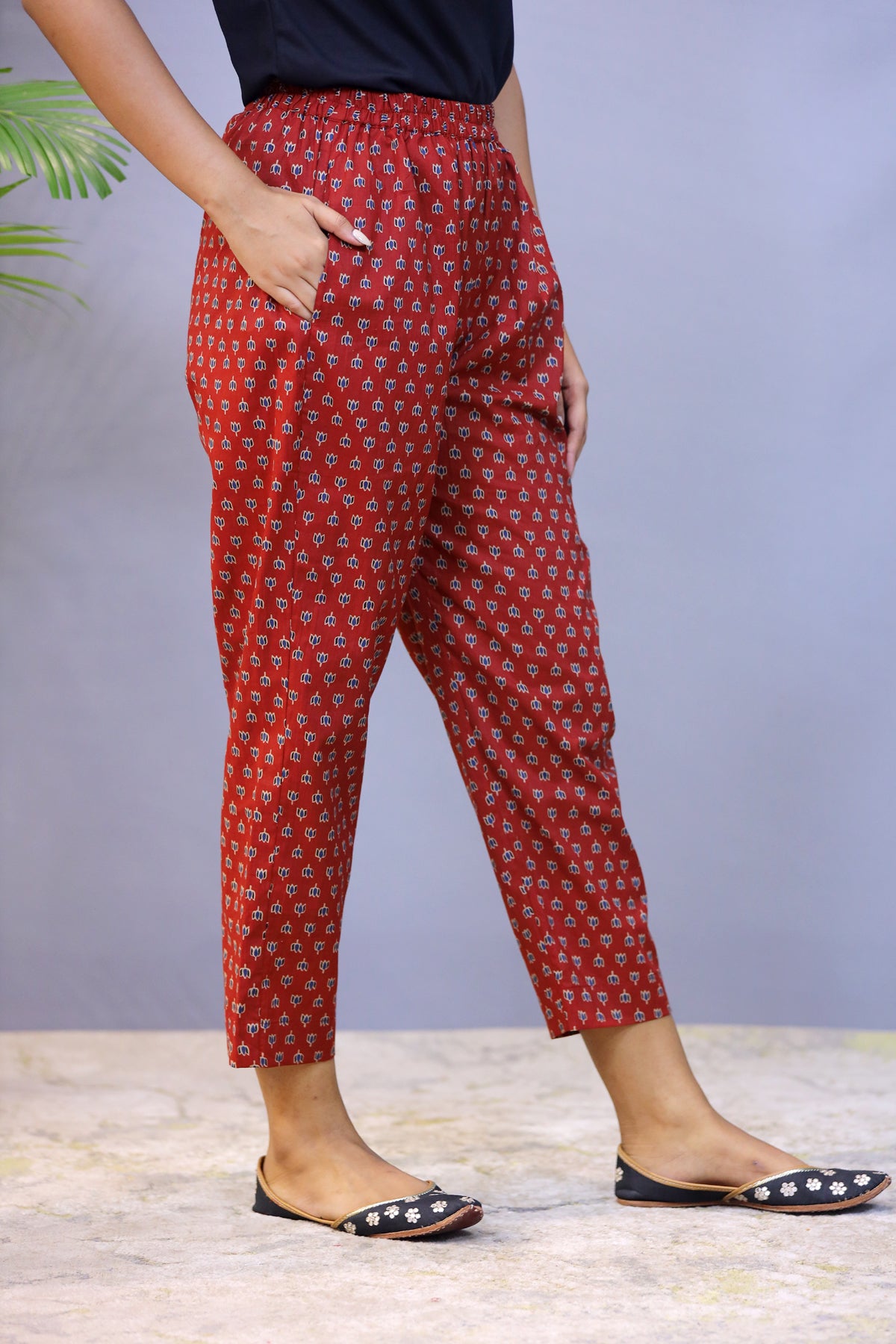 Maroon printed cotton Narrow Pant